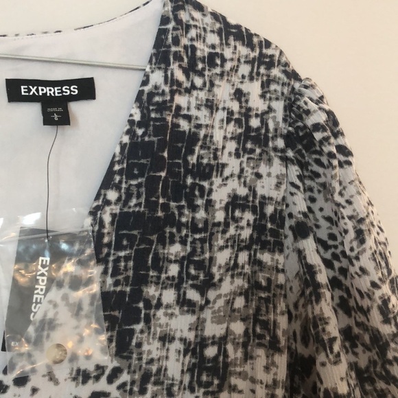 NWT Express Dress High-Lo SZ L V Neck Short Sleeve Blue/Gray/White Flowy - Picture 5 of 15